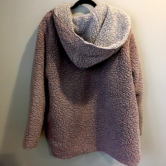 BDG Carmella reversible hooded teddy jacket - Picture 3 of 7